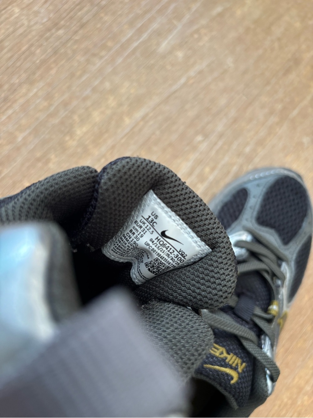 Nike V5 RNR Boys Sneaker - Picture 5 of 5